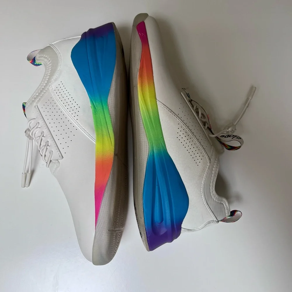 Clove‎ Rainbow Soul White Limited Edition Pride Rainbow nursing sneakers W10